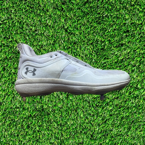 ‼️White Under Armor Softball Cleats💯Women’s 9.5 Pre Owned No Box✅ - Picture 1 of 2